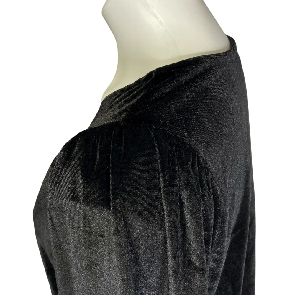 TORRID NWT Bodysuit Black Velvet Long Sleeve V Neckline Size 1 - Picture 9 of 16
